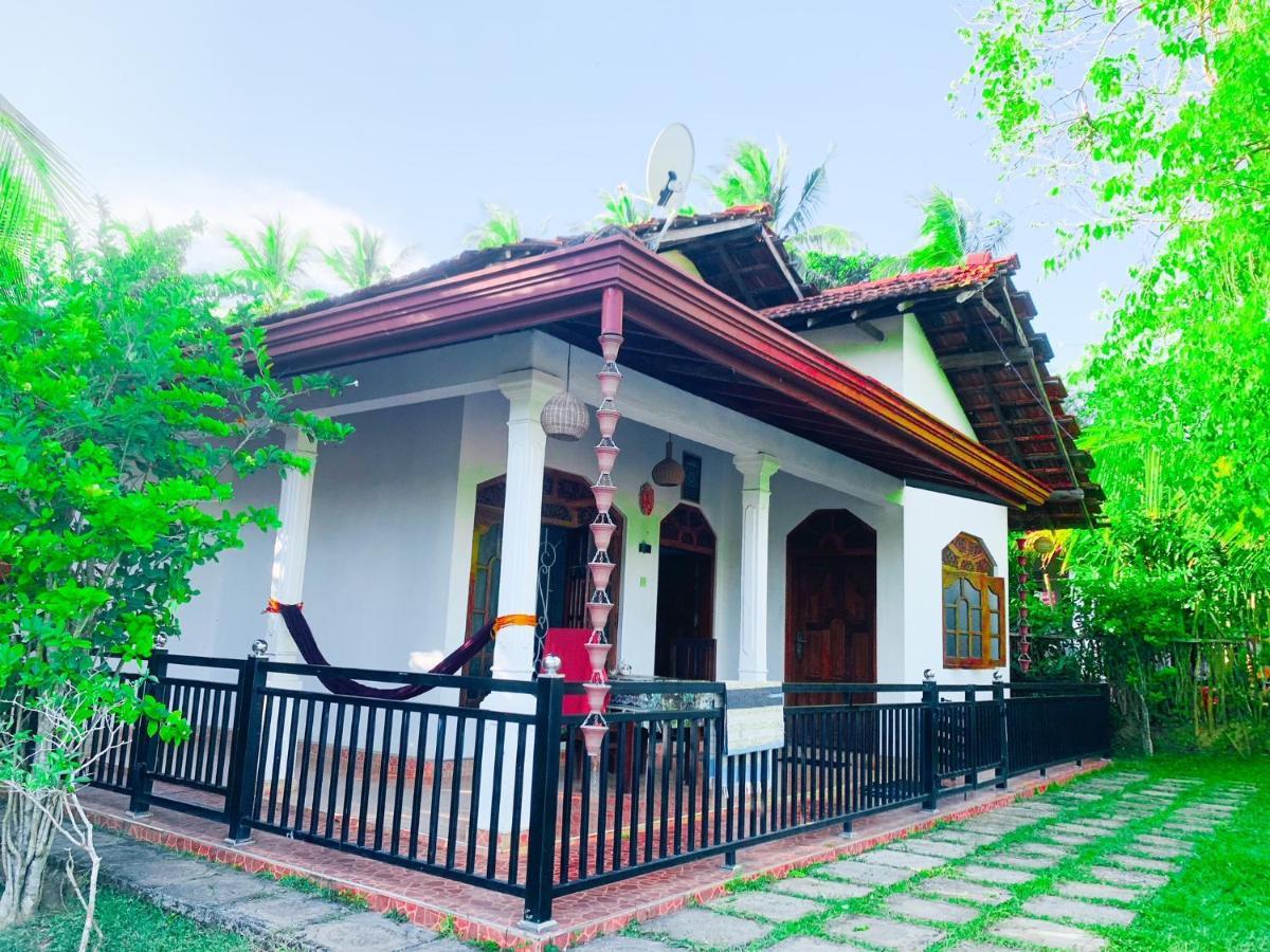 Kawshan Home Stay Dickwella Exterior photo