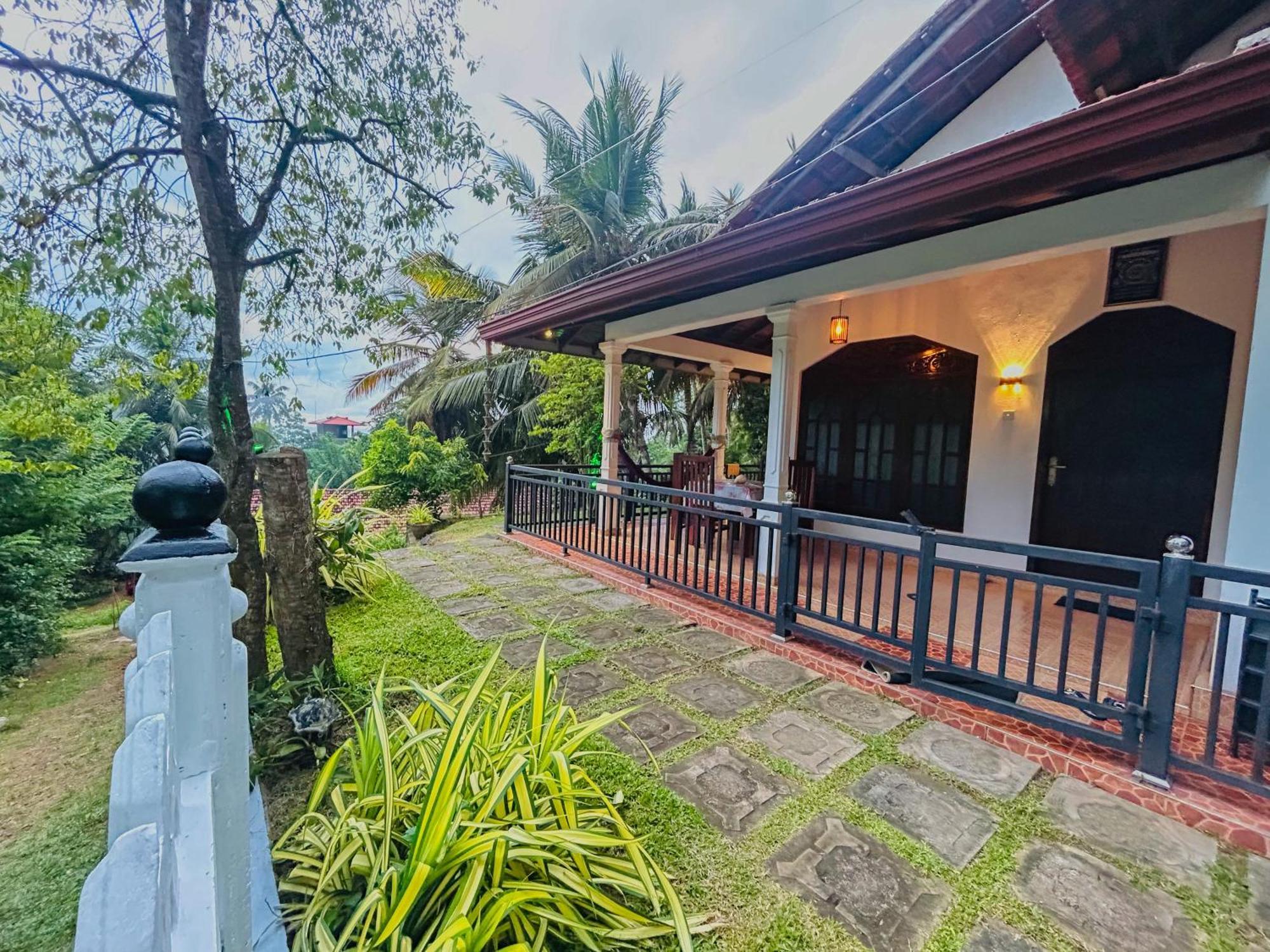 Kawshan Home Stay Dickwella Exterior photo