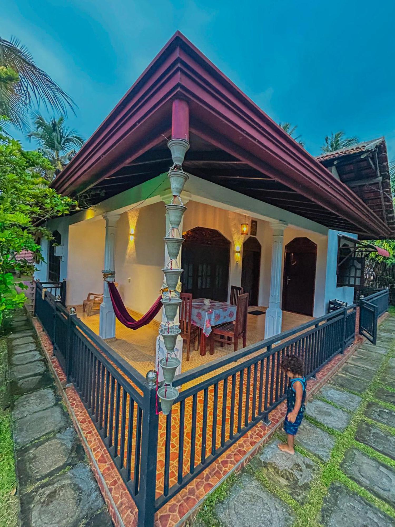 Kawshan Home Stay Dickwella Exterior photo