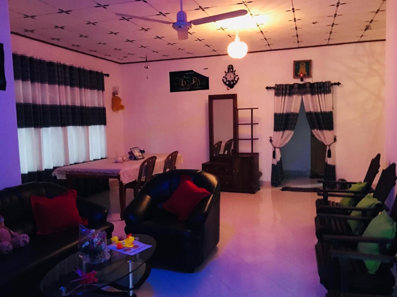 Kawshan Home Stay Dickwella Exterior photo